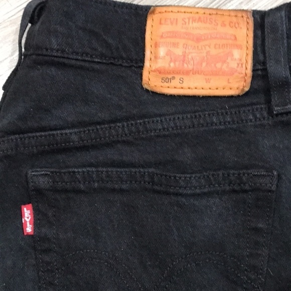Levi’s Premium Quality Clothing 501s Black Button Fly Straight Leg Jeans - Picture 2 of 13
